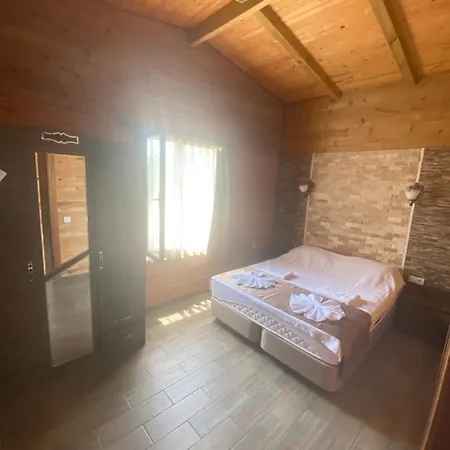 Mavi Yengec And 4* Орхание