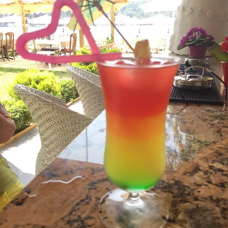 Mavi Yengec And Otel Orhaniye (Marmaris)