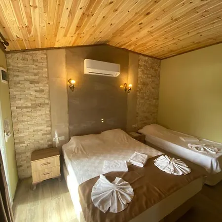 Otel Mavi Yengec And