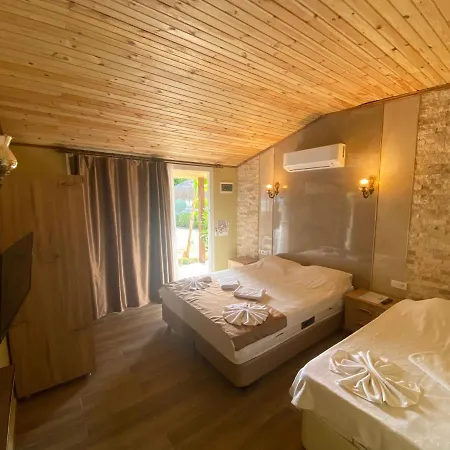 Mavi Yengec And Szálloda 4*