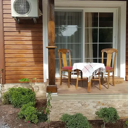 Mavi Yengec And Szálloda Orhaniye