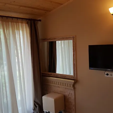 Mavi Yengec And Szálloda