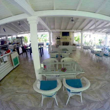 Mavi Yengec And Szálloda 4*