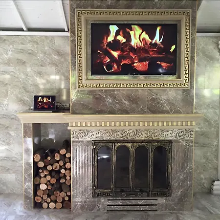 Mavi Yengec And Orhaniye